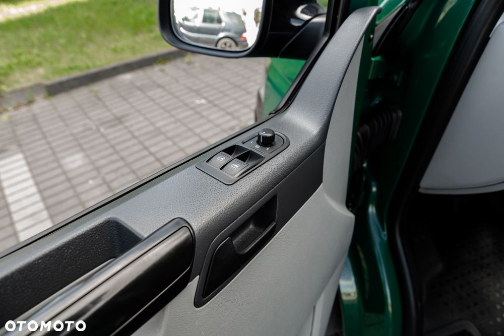 Volkswagen Transporter - 18