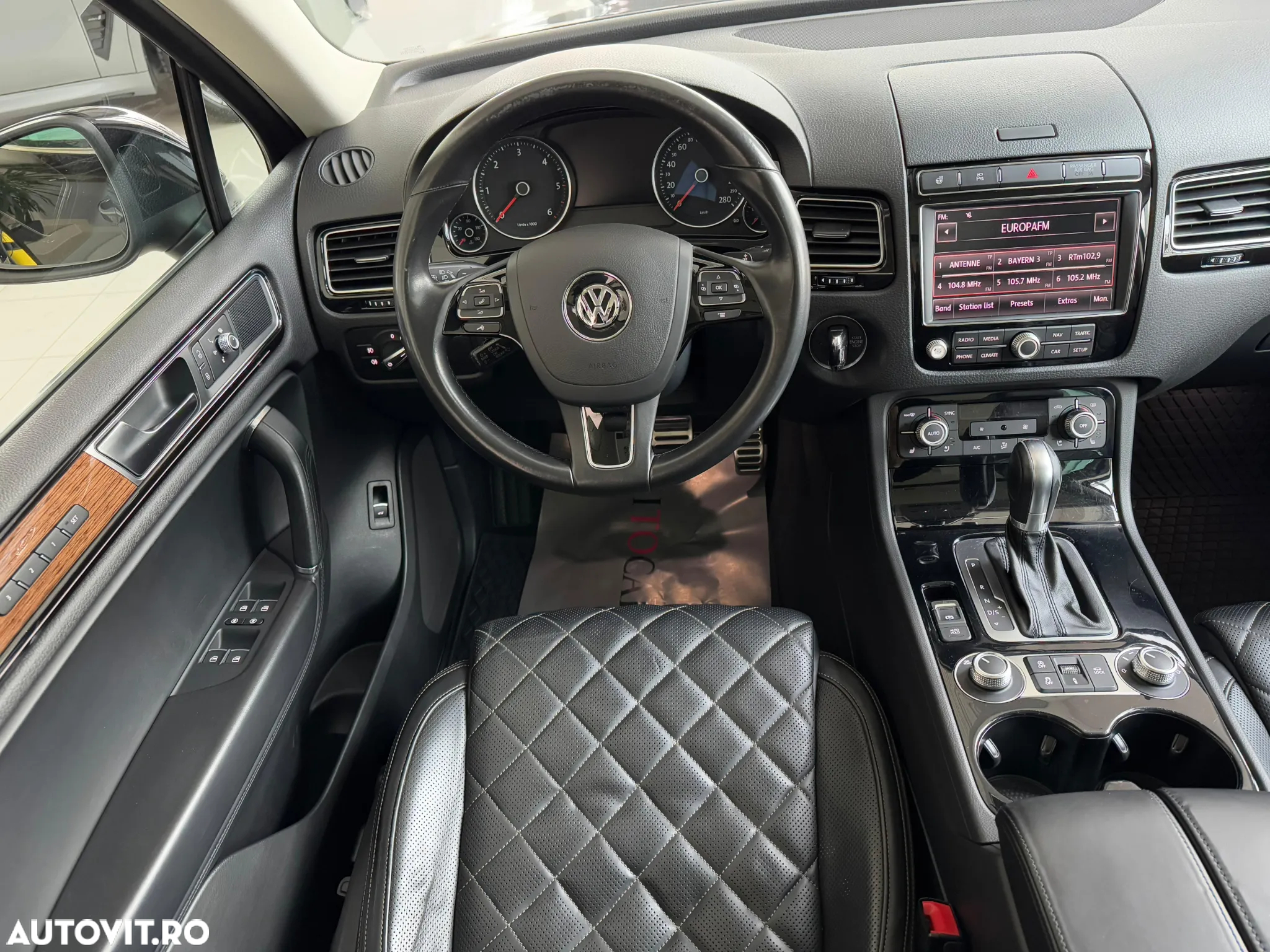Volkswagen Touareg - 11