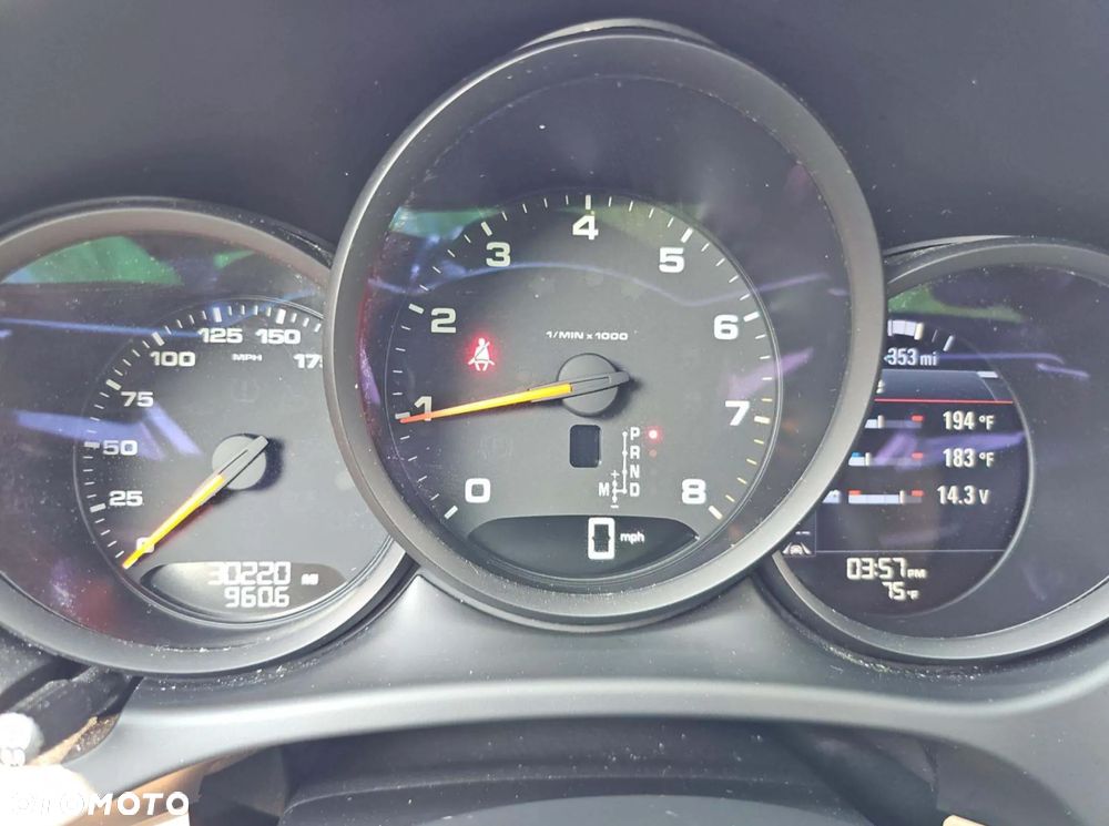 Porsche Macan Standard - 8