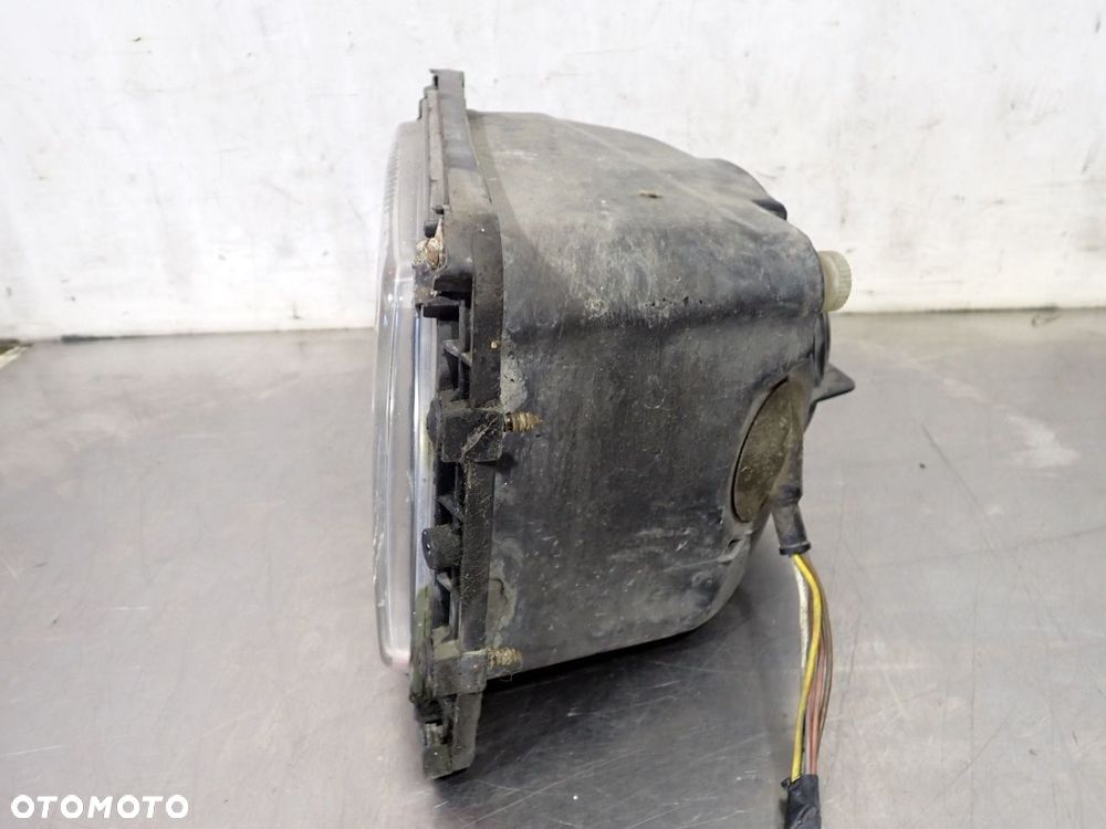 LAMPA PRAWA PRZEDNIA MERCEDES-BENZ T1 310D 121300-00 - 4