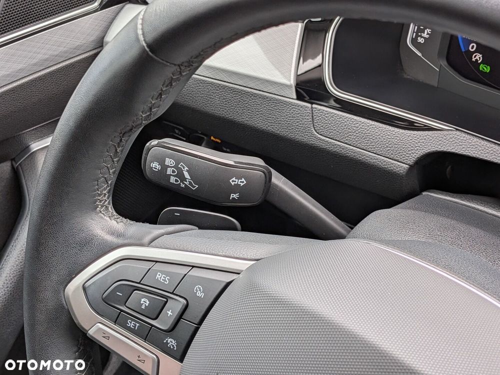 Volkswagen Passat - 27