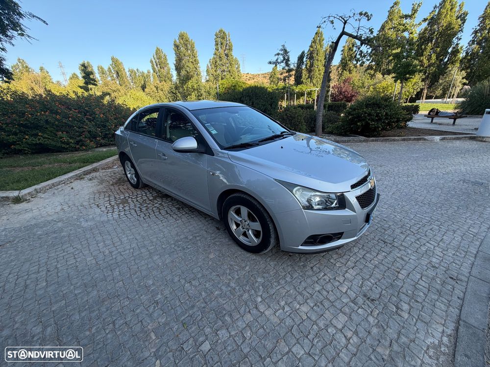 Chevrolet Cruze 1.6 LS - 28