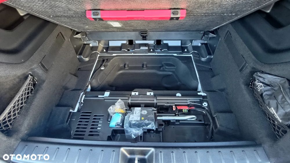 Mercedes-Benz GLB 200 4-Matic AMG Line 8G-DCT - 11