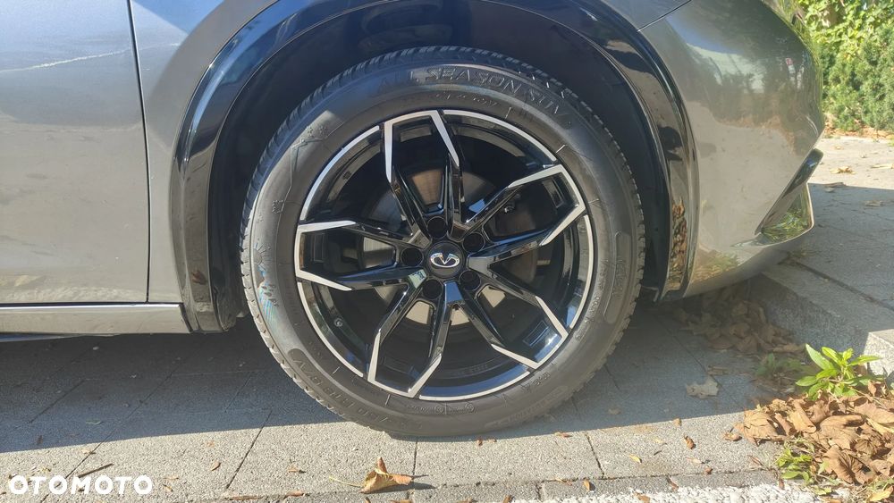 Infiniti Q30 1.5d DCT Premium City Black - 15