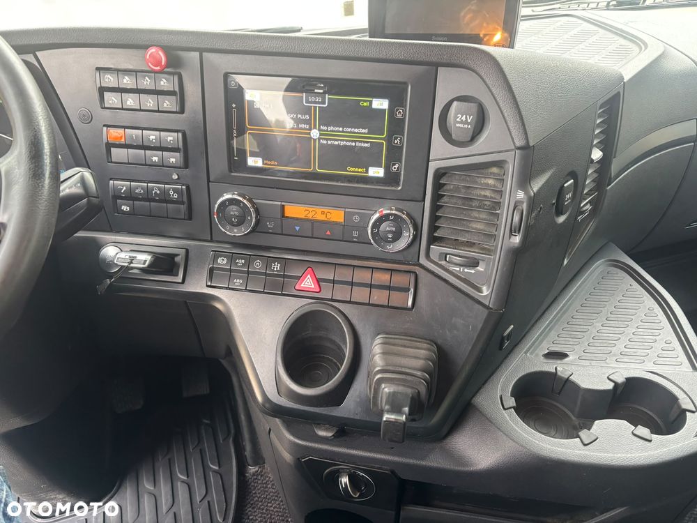 Mercedes-Benz Actros - 28
