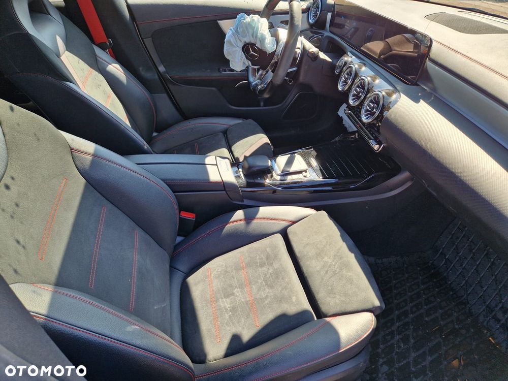 Mercedes-Benz CLA AMG 45 S 4-Matic+ 8G-DCT - 18