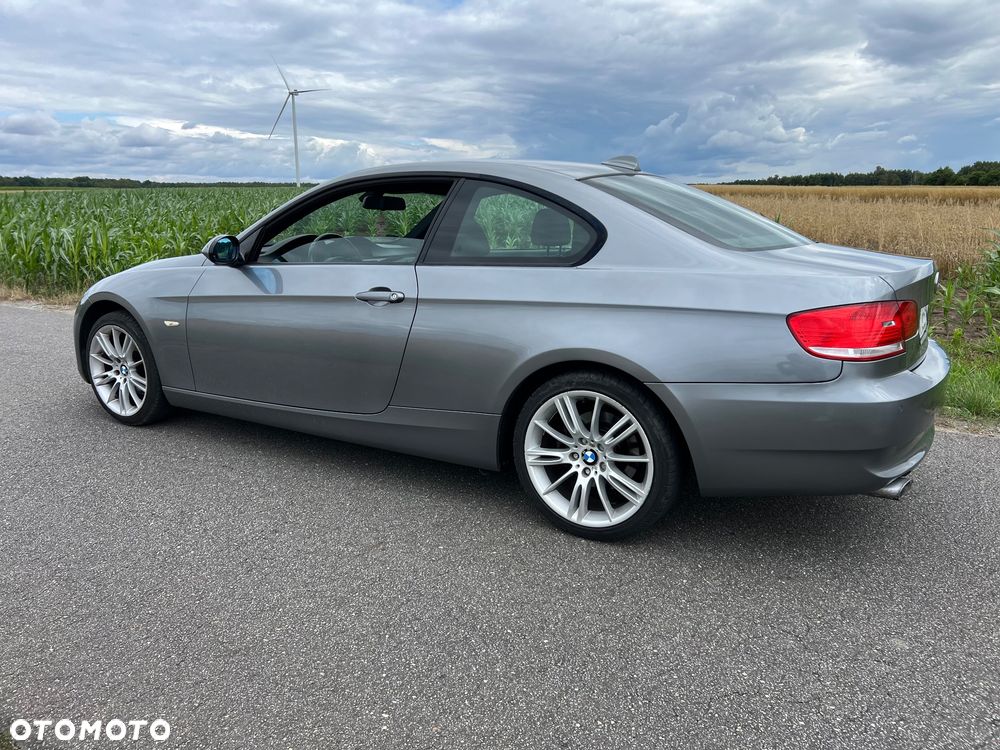 BMW Seria 3 320d - 4