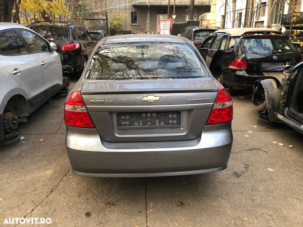 Dezmembrez Chevrolet Aveo gri argintiu 1.4 benzina - 6