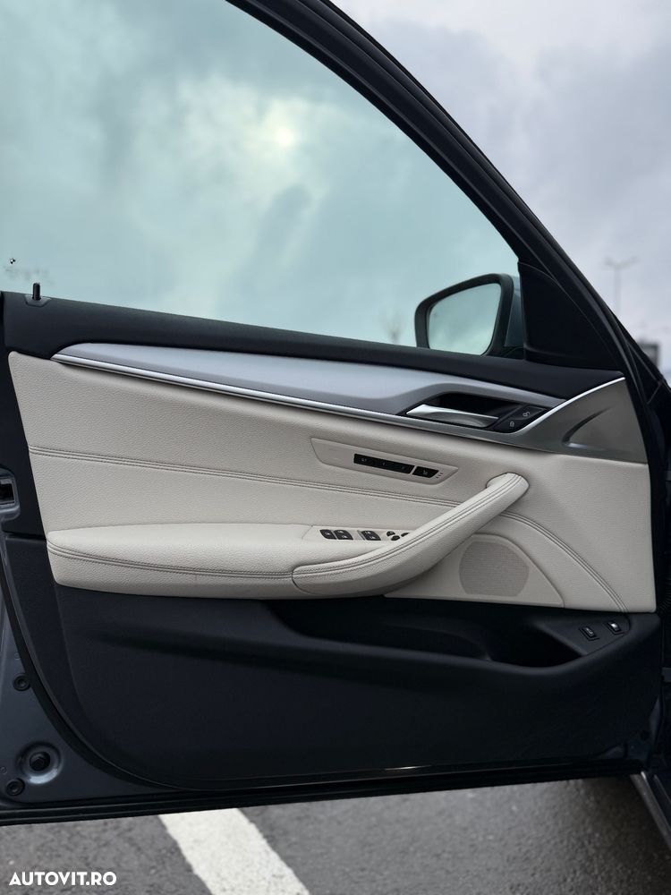 BMW Seria 5 530e Aut. Luxury Line - 27