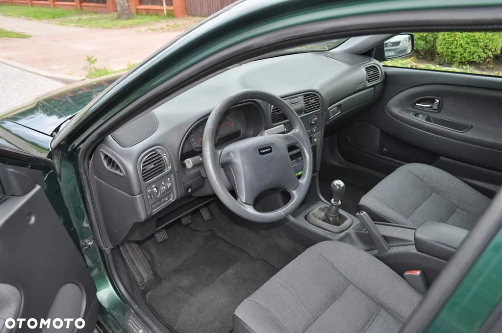 Volvo S40 1.8 - 9