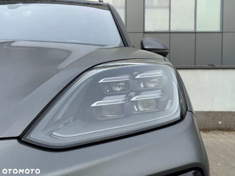 Porsche Cayenne - 8