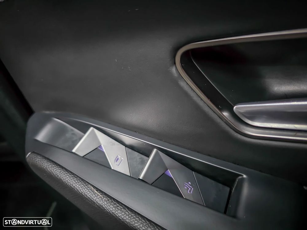 DS DS7 Crossback - 32