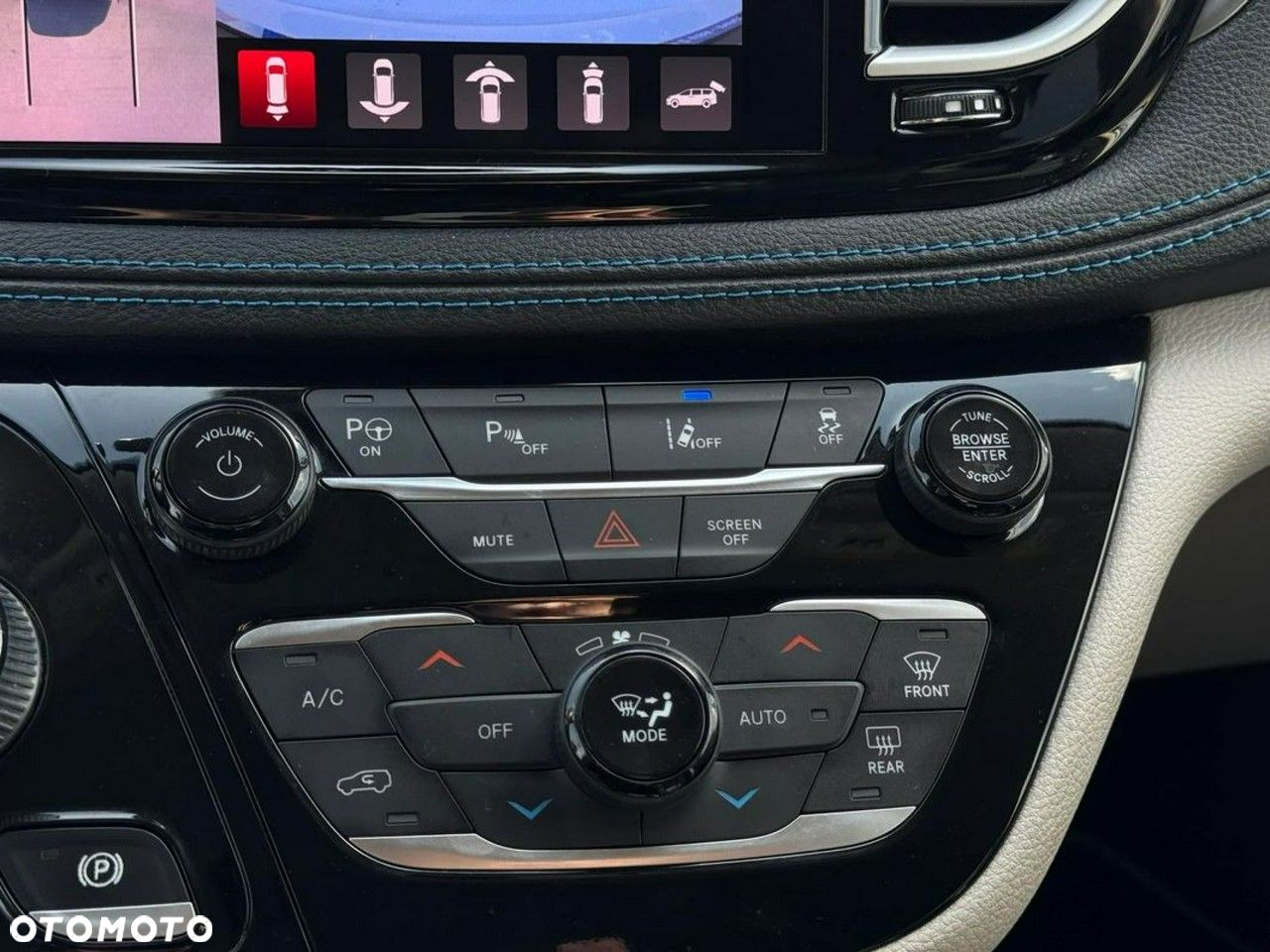 Chrysler Pacifica - 29