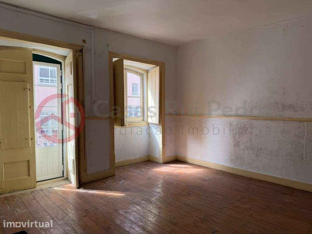 Prédio para reabilitação total no centro de Cacilhas - Grande imagem: 4/39