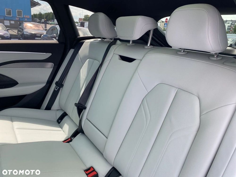 Audi A6 Avant - 30