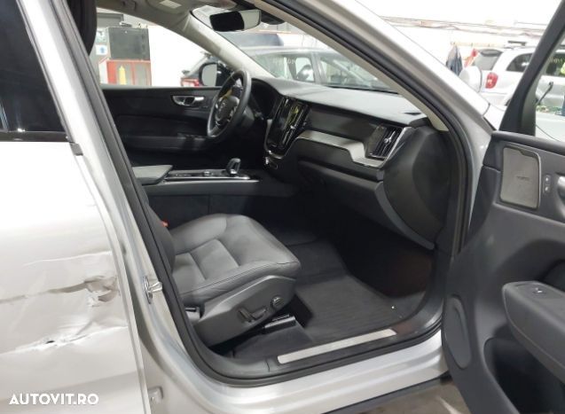 Volvo XC 60 B5 B AWD Plus Bright - 4