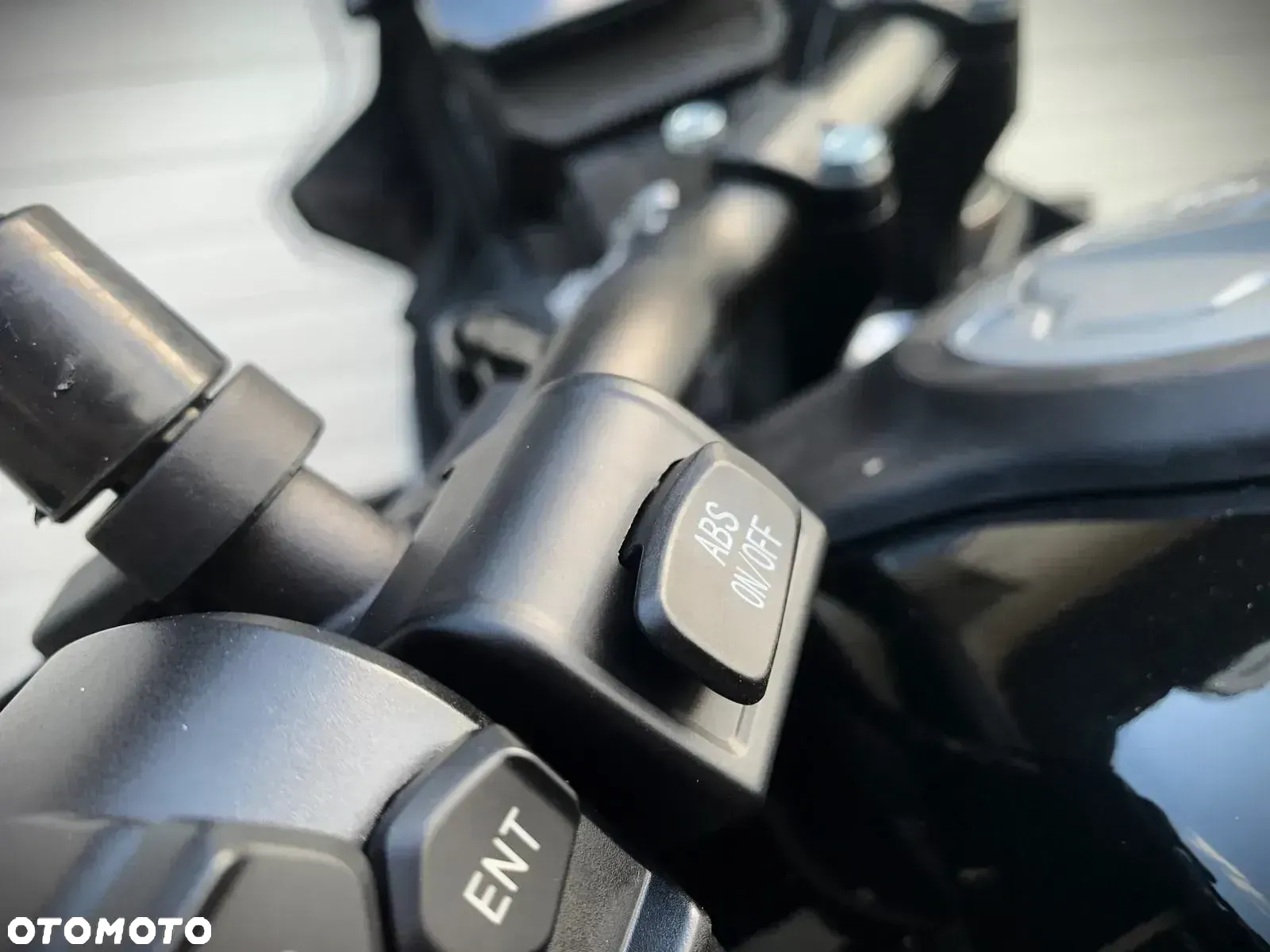 CFMoto MT - 11