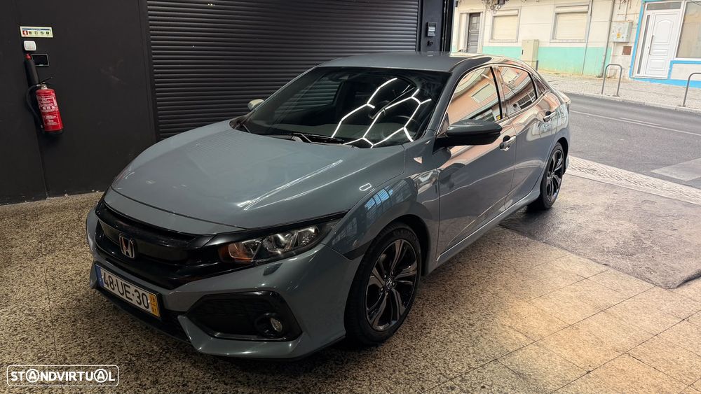 Honda Civic 1.0 i-VTEC Executive - 1