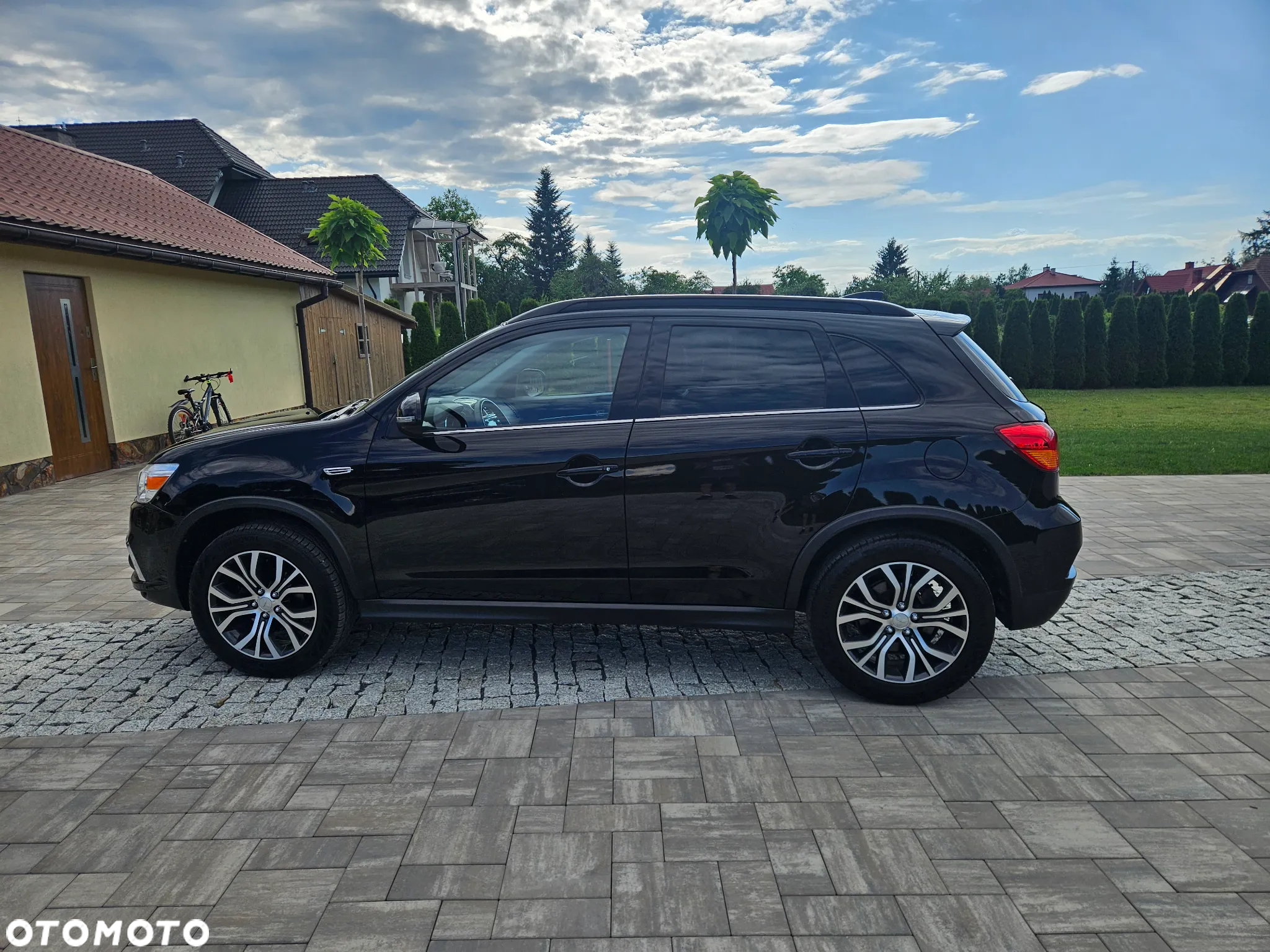 Mitsubishi ASX 1.6 Intense Plus Blue Edition - 13