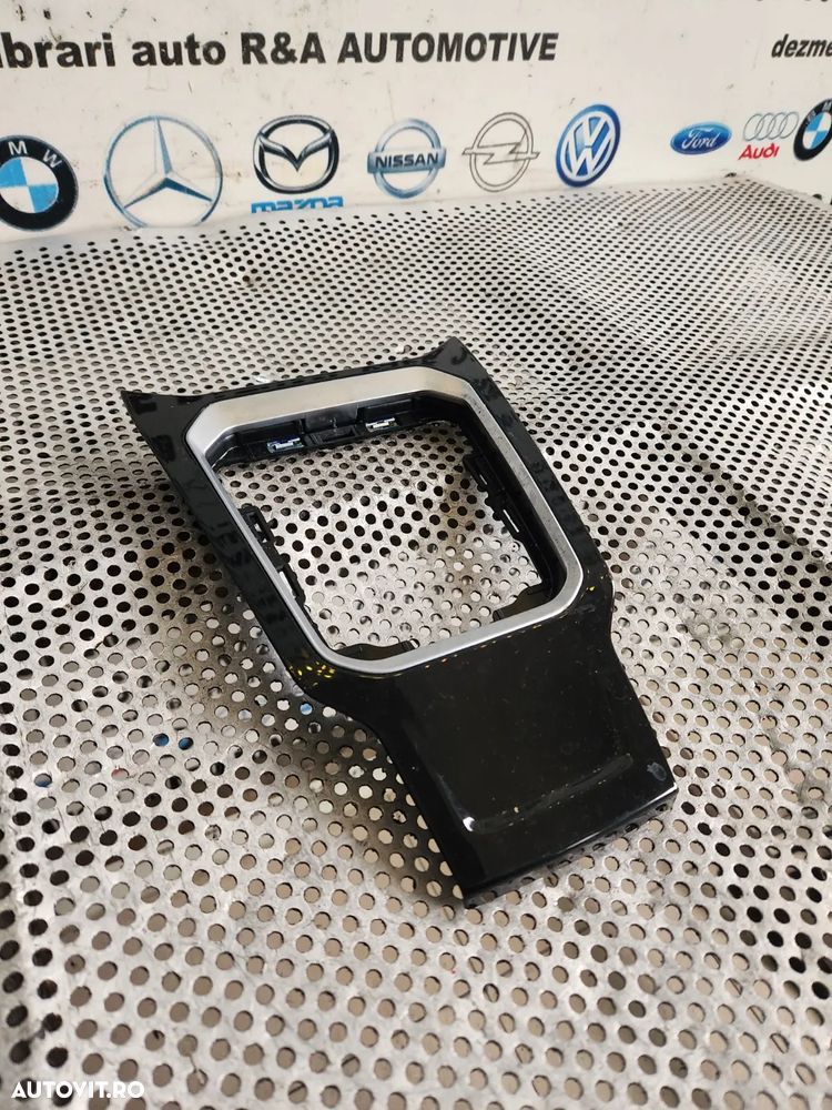 Ornament Trim Consola Centrala Cotiera Vw T-Roc Piano Black Lucios Dezmembrez Vw T-Roc - Dezmembrar - 2