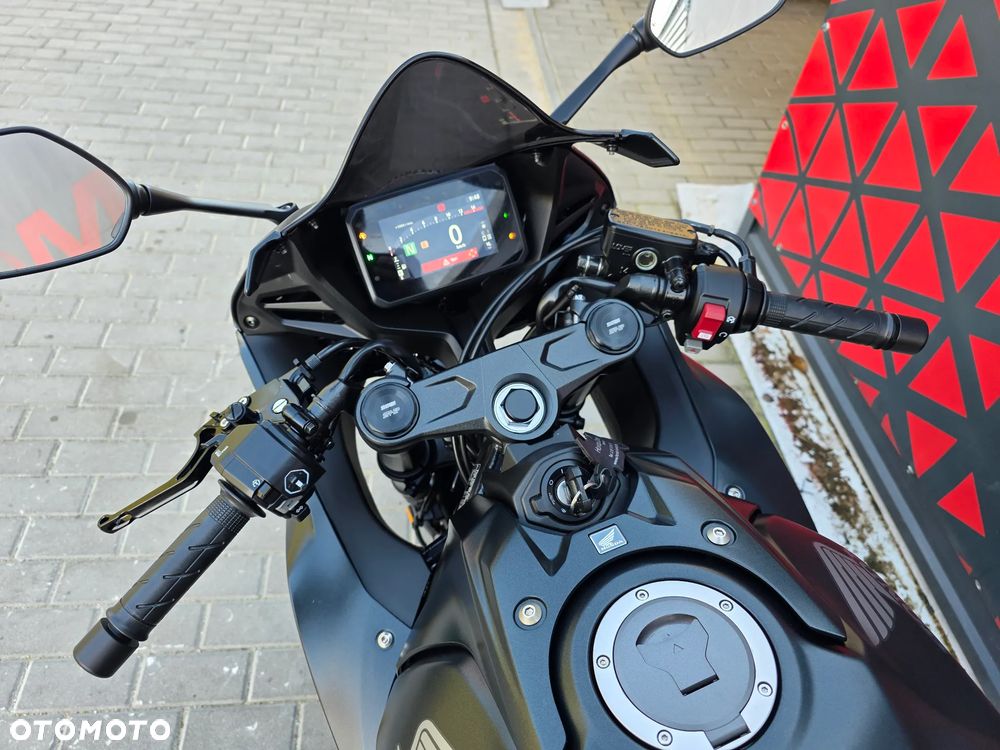 Honda CBR - 19
