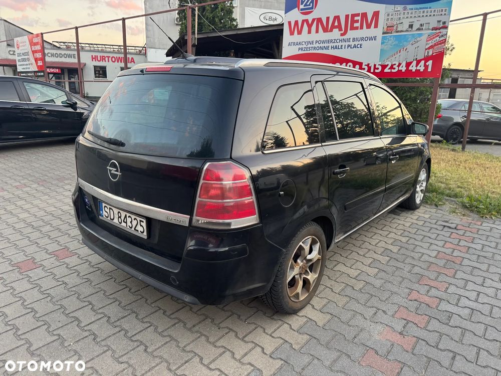 Opel Zafira 1.9 CDTI Cosmo - 4