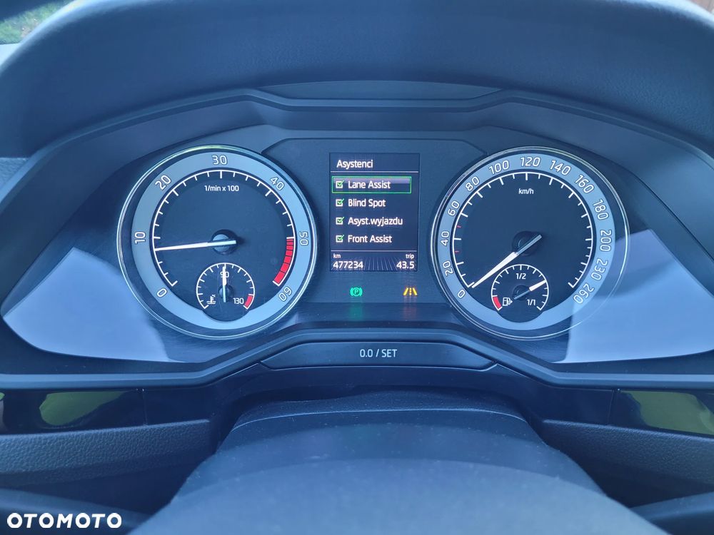 Skoda Superb 2.0 TDI L&K - 13