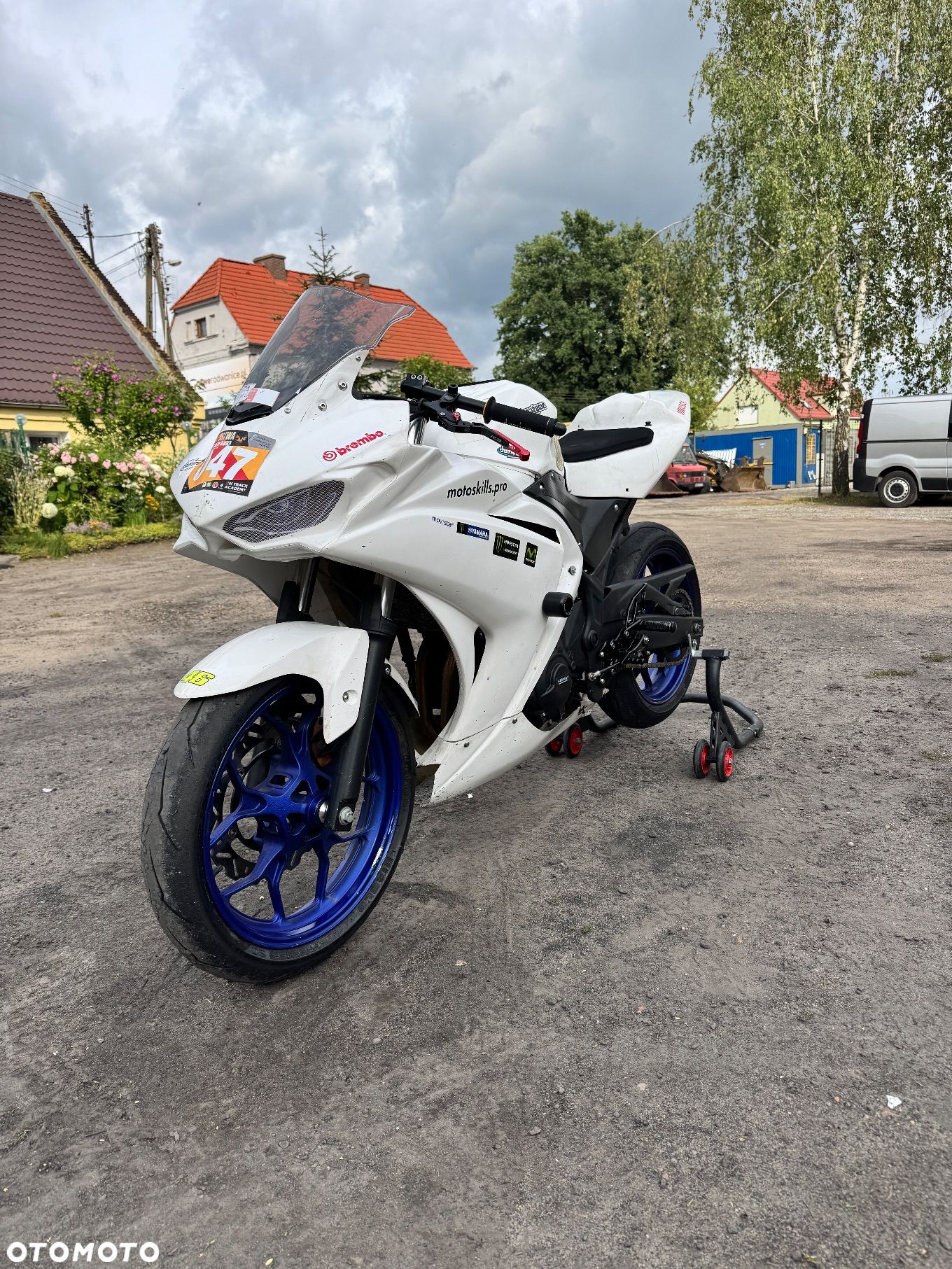 Yamaha R3 - 1