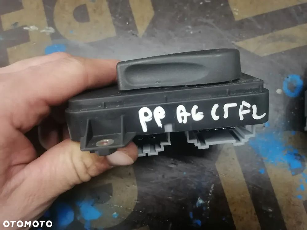 Przełącznik Regulacji Fotela L Lub P Góra Dół Audi A6 C5 A3 8L - 3