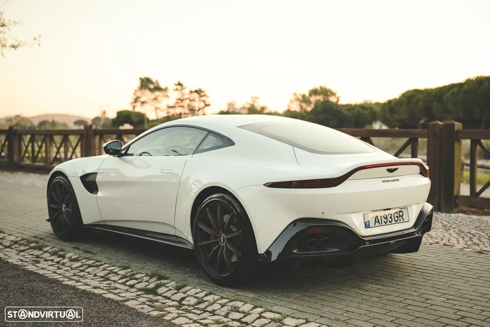 Aston Martin Vantage Coupe V8 - 4
