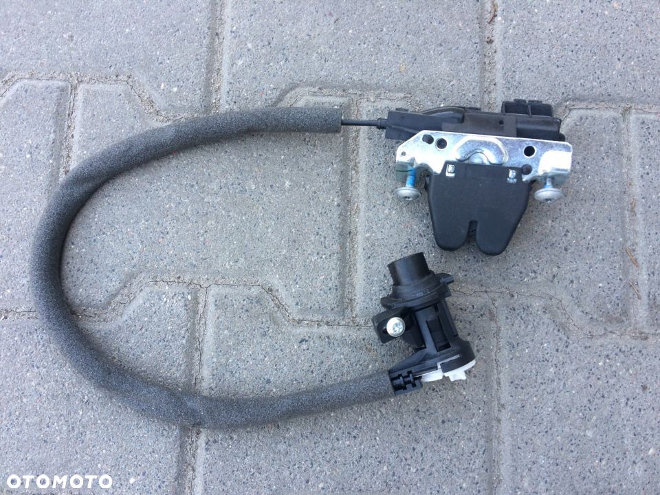 MERCEDES 212 LIFT ZAMEK TYLNEJ KLAPY - 1