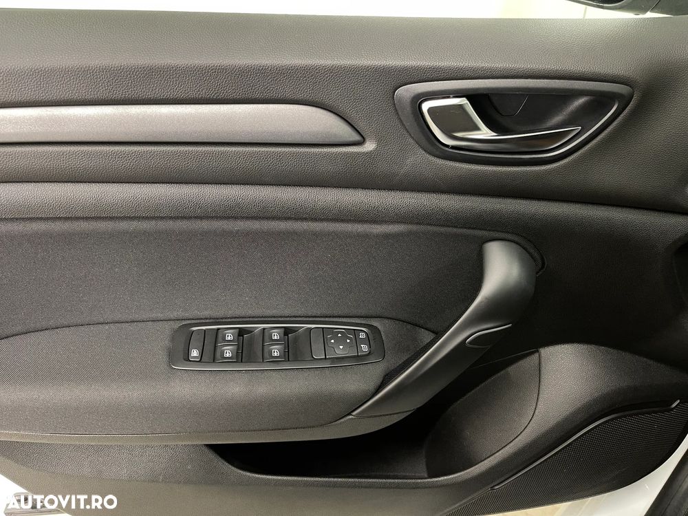 Renault Megane TCe EDC Zen - 23