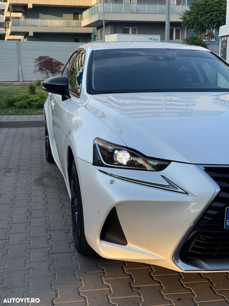 Lexus Seria IS 300h Aut. Business - 4