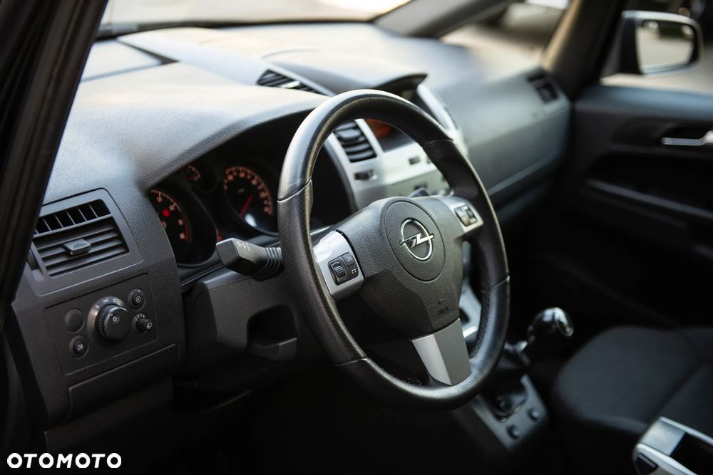 Opel Zafira 1.6 ECOFLEX Family Plus - 19