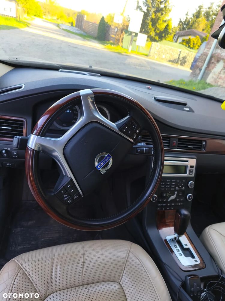 Volvo V70 D5 AWD Momentum - 19