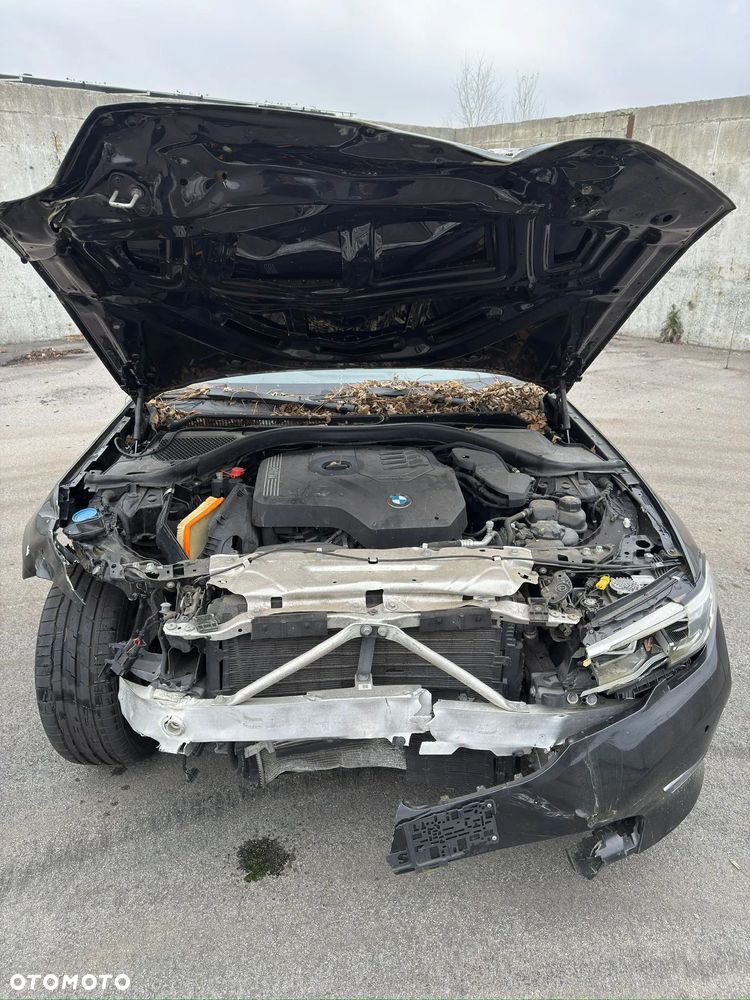 BMW Seria 3 330i xDrive - 16
