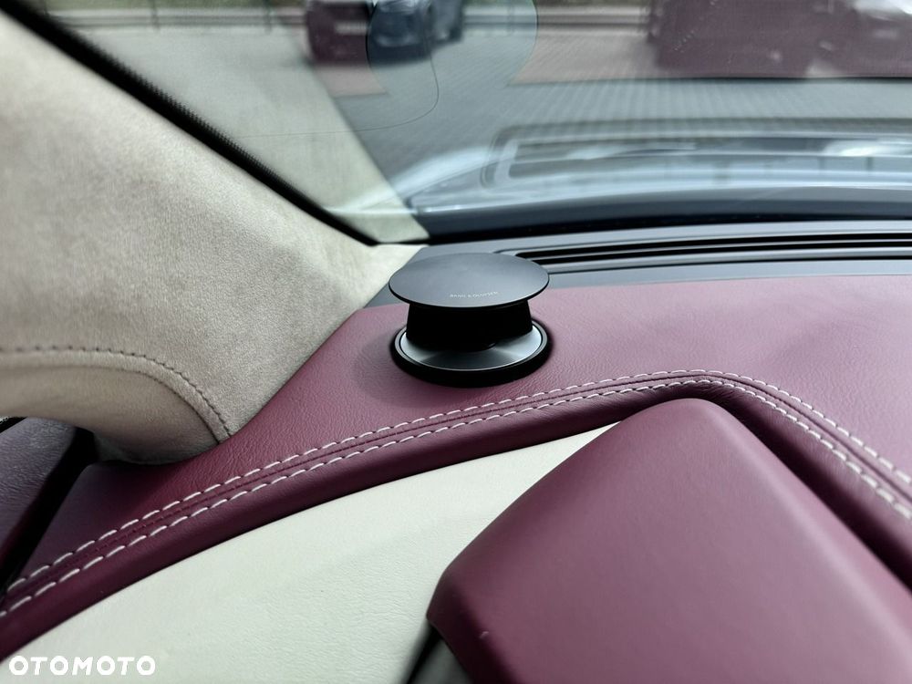 Aston Martin Vanquish - 32