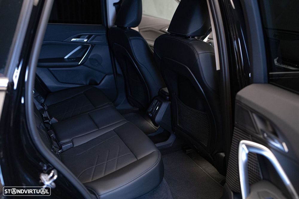 BMW iX1 eDrive20 xLine - 33