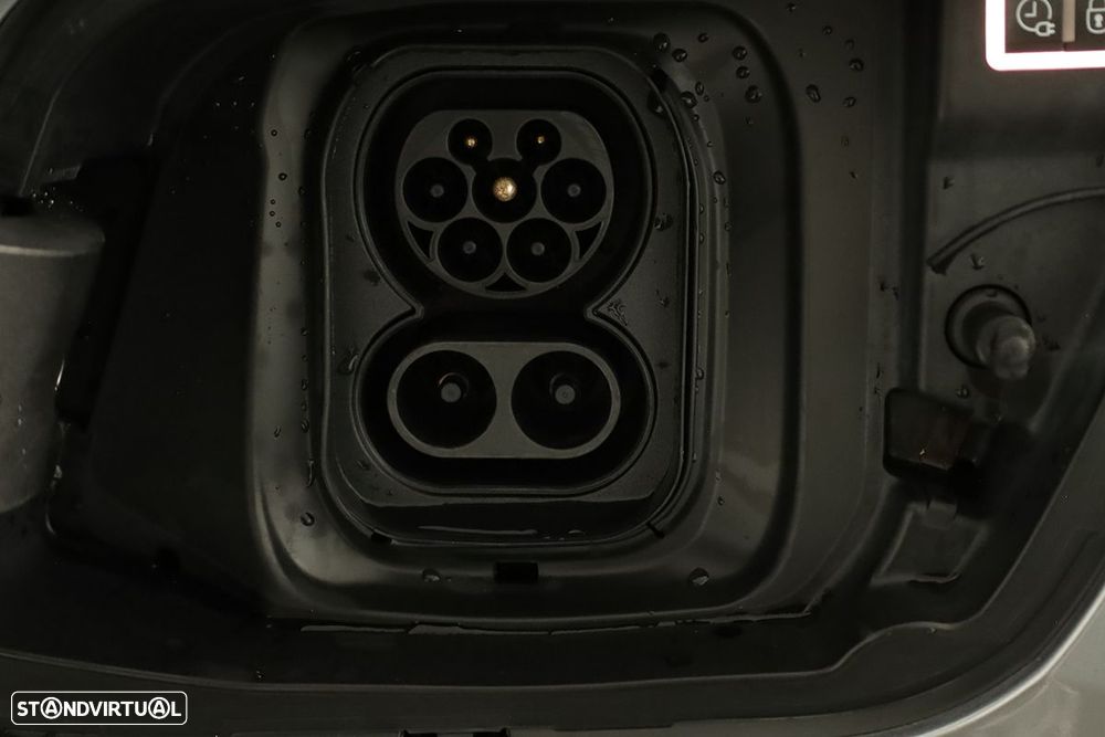 Peugeot e-2008 50 kWh GT - 7