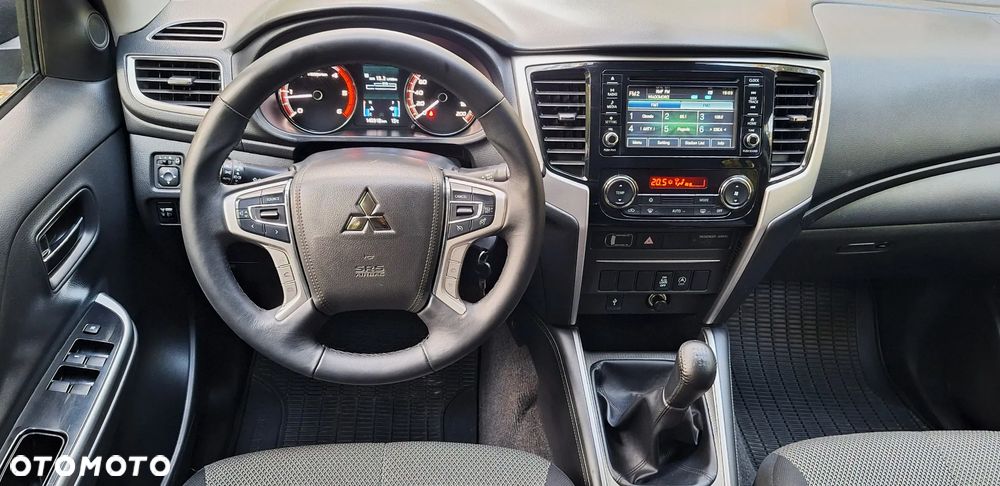 Mitsubishi L200 2.2 d DC Intense - 10