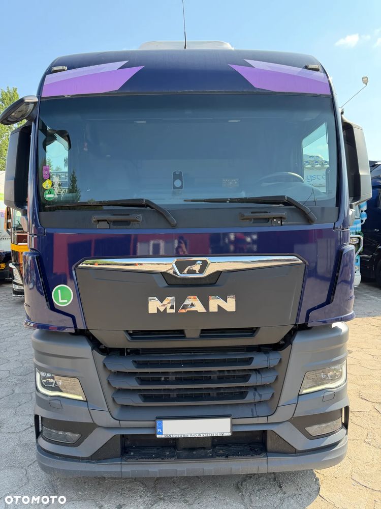 MAN TGX 18.430 LOW DECK / RETARDER INTARDER / SALON POLSKA / MEGA / ORYGIALNY FABRYCZNY BIAŁY KOLOR / OKLEJONY FOLIĄ REKLAMOWĄ / 1 WŁAŚCICIEL / KLIMA POSTOJOWA / TACHOGRAF NOWEJ GENERACJI / 2022 ROK PRODUKCJI !! - 2