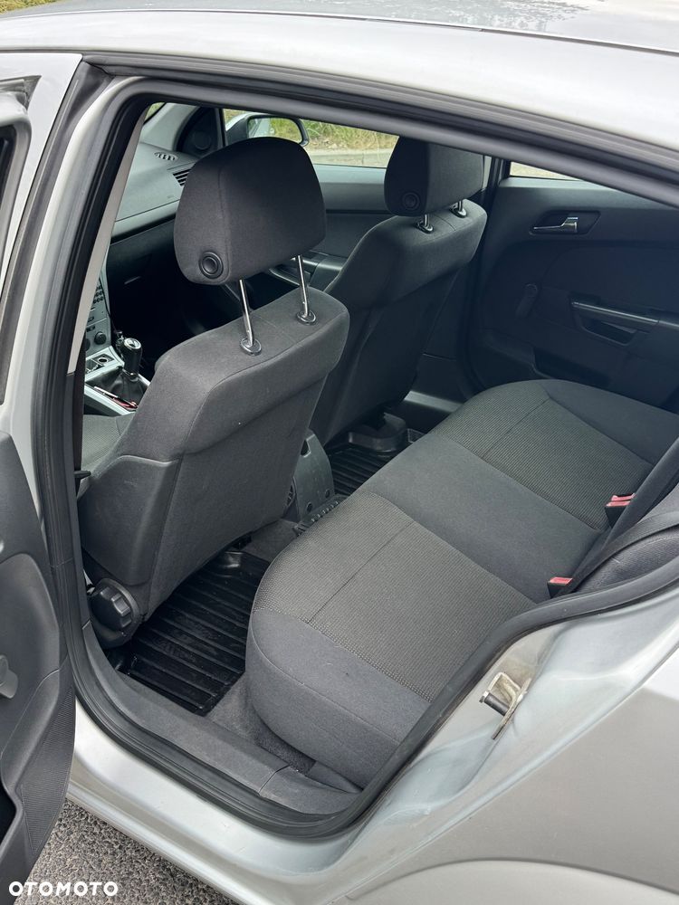 Opel Astra 1.4 Essentia - 13