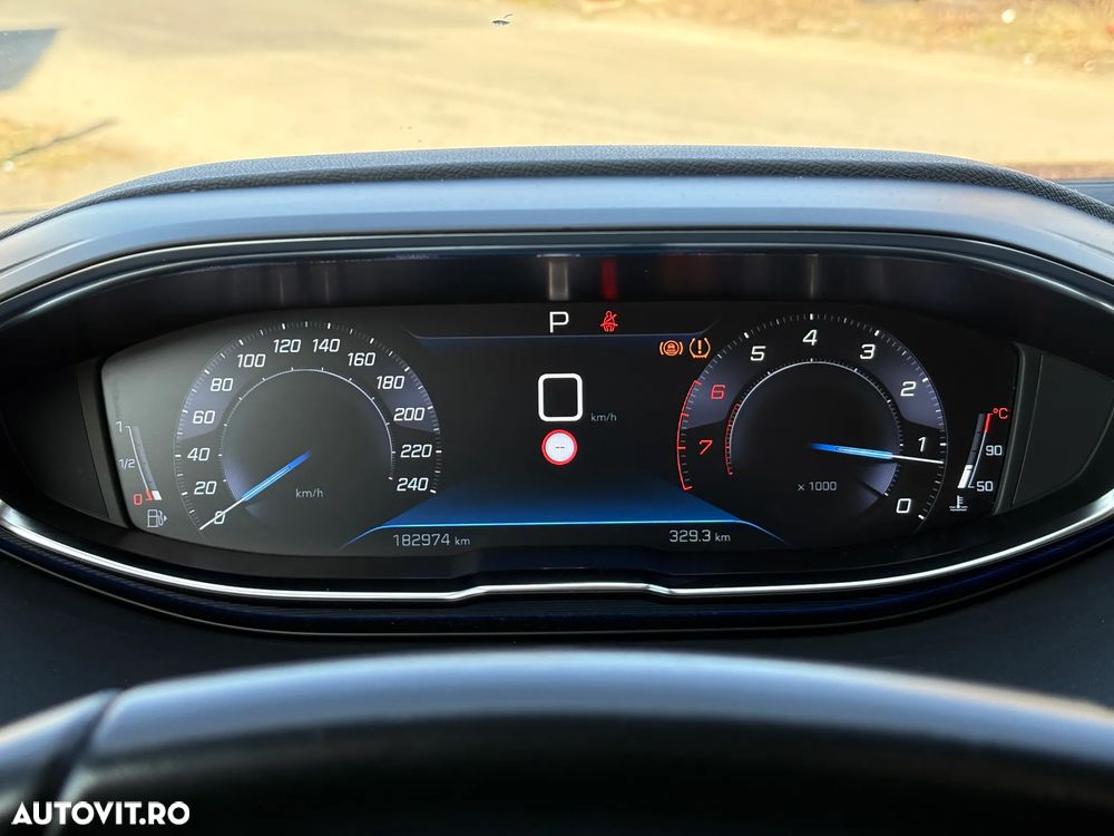 Peugeot 3008 PureTech 130 Stop & Start GPF EAT8 Allure Business-Paket - 21