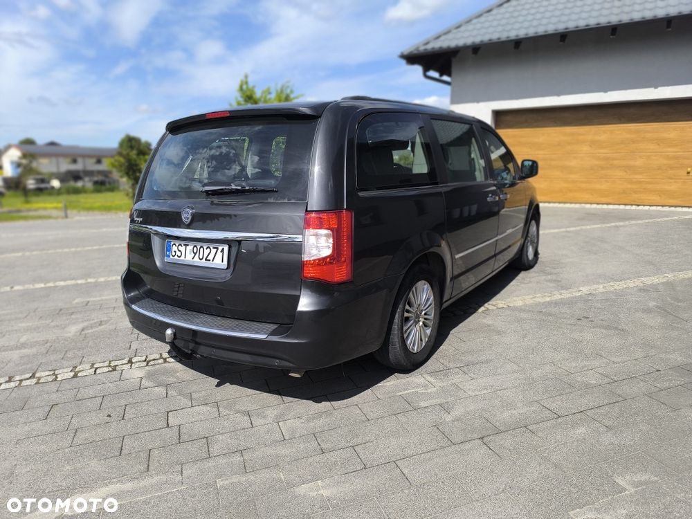 Lancia Voyager - 4