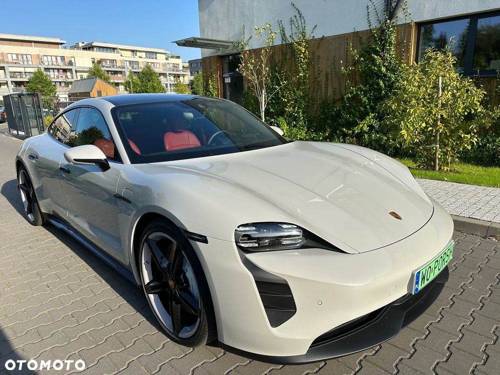 Porsche Taycan Performance Plus - 2