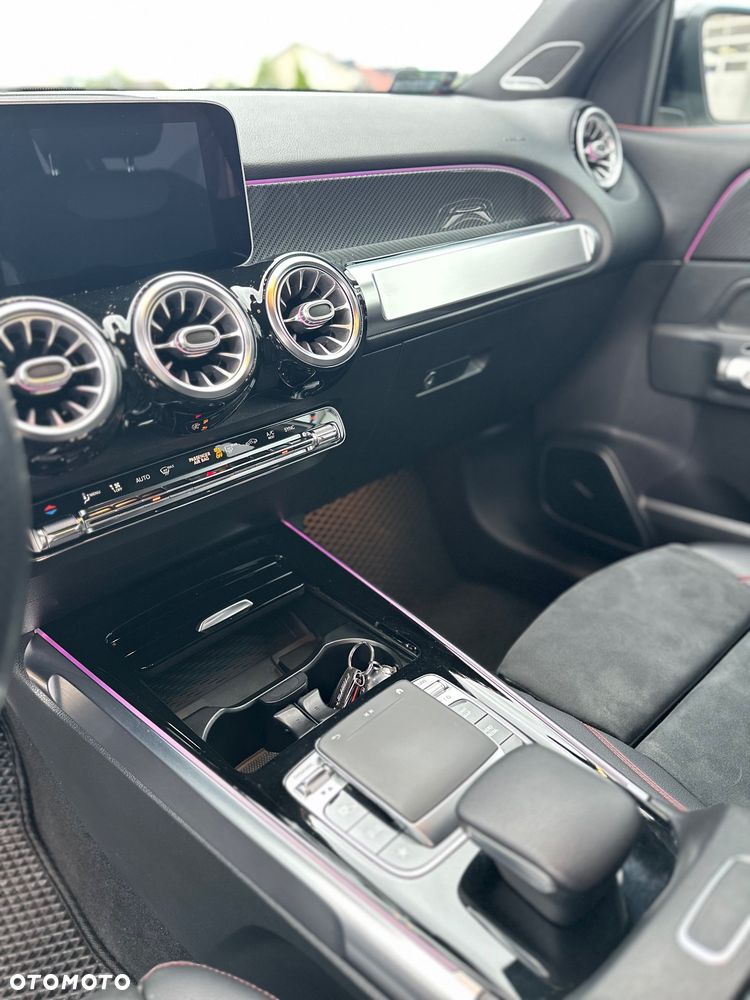 Mercedes-Benz GLB 250 4-Matic AMG Line 8G-DCT - 6