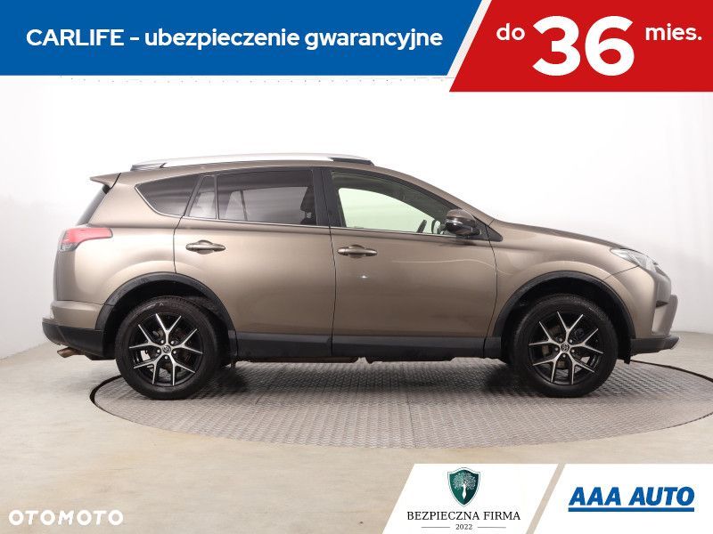 Toyota RAV4 - 8