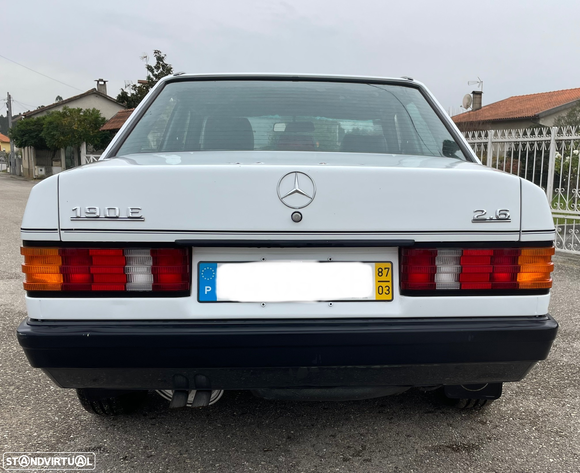 Mercedes-Benz 190 - 11