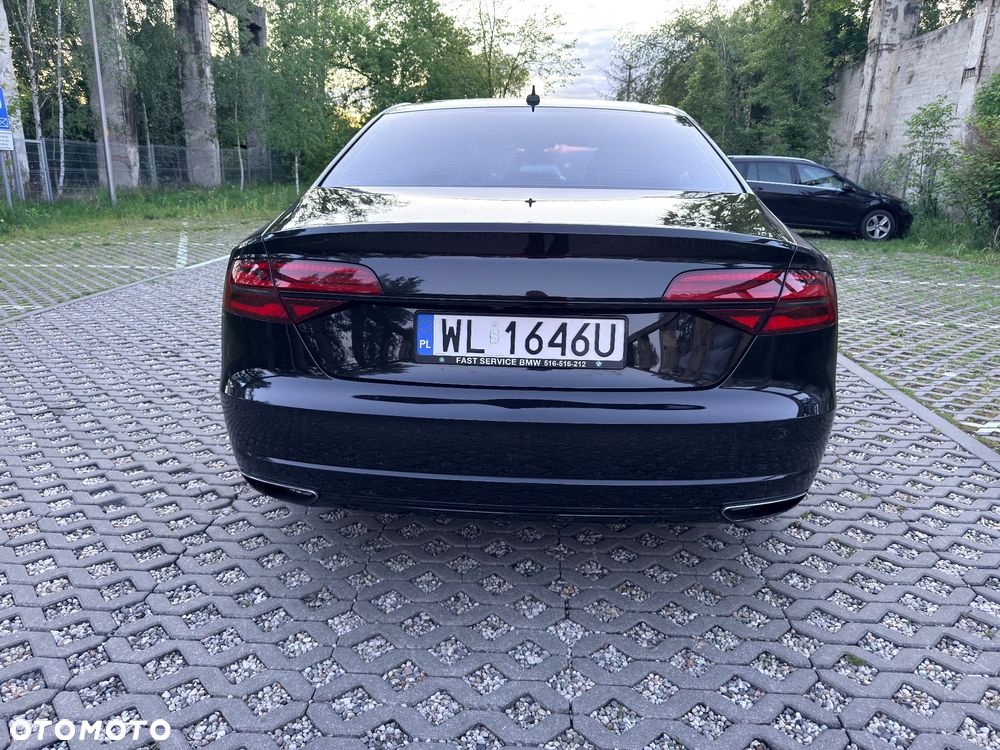 Audi A8 - 8