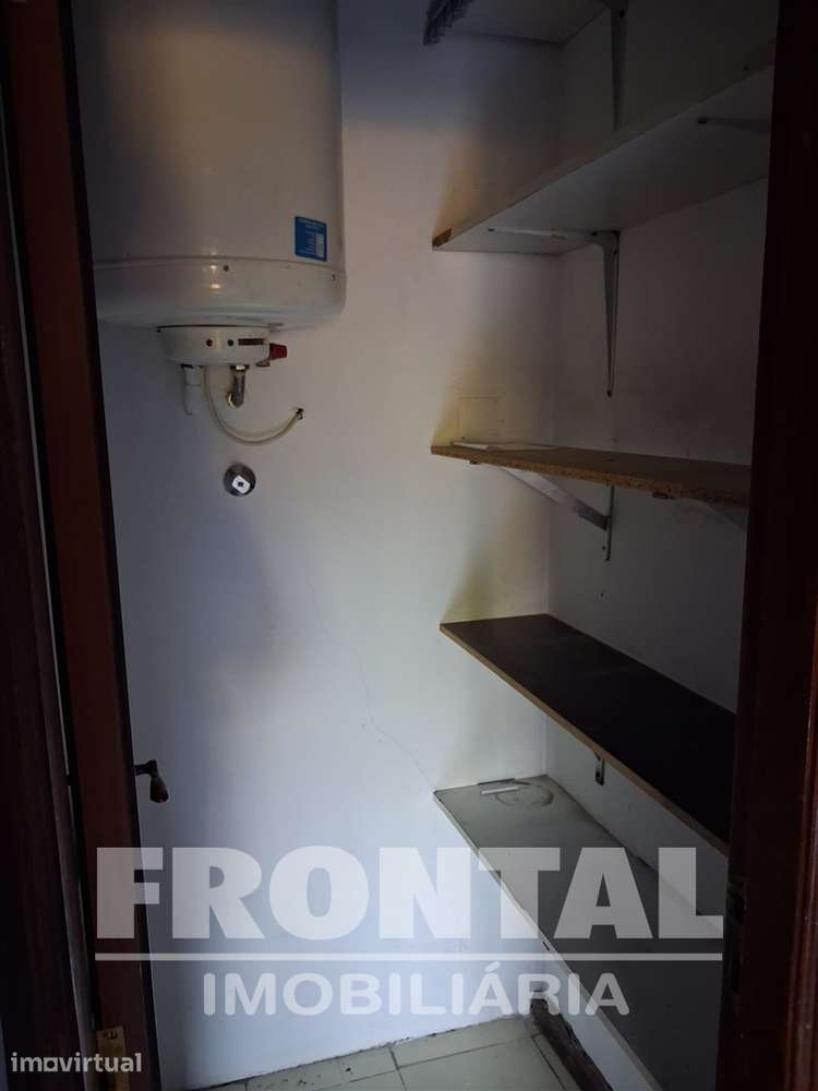 T2 com Cozinha Equipada, Elevador e Garagem | Perto do Metro, Baguim D - Grande imagem: 4/22